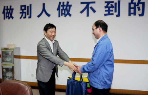 2015年5月12日，溧陽(yáng)市總工會(huì)領(lǐng)導(dǎo)到上上電纜慰問(wèn)勞動(dòng)模范